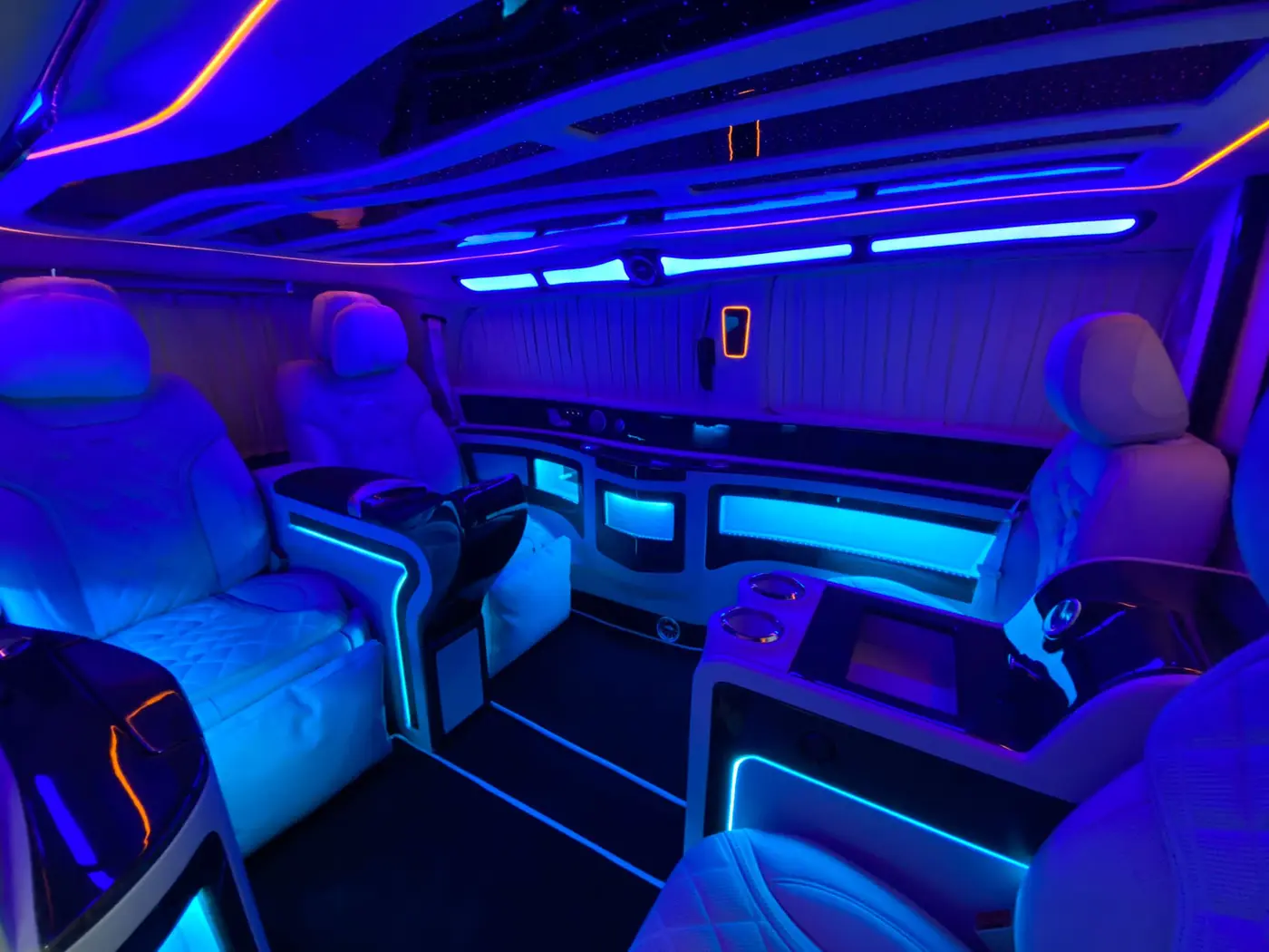 VAN VIP PARIS — Intérieur van luxe ambiance lumineuse LED bleue sellerie sur mesure